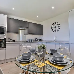 Holiday home Modern, Cosy Whole House Wifi Close To Attractions